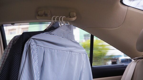 Νέος ΚΟΚ: Τα «περίεργα» που φέρνουν πρόστιμα – Από τις σαγιονάρες μέχρι τα κρεμασμένα ρούχα