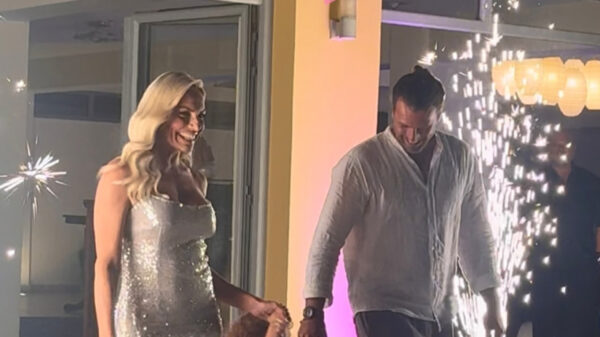 Η Ιωάννα Μαλέσκου και ο σύζυγός της βάφτισαν την κόρη τους – Δείτε φωτογραφίες