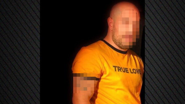 Πώς ο «κοντός» μαστροπός που συνέλαβε το ελληνικό FBI παγίδευε τα θύματά του – Η αλυσίδα της κοκαΐνης, οι τιμωρίες και οι βίλες της κολάσεως σε Γλυφάδα και Εκάλη