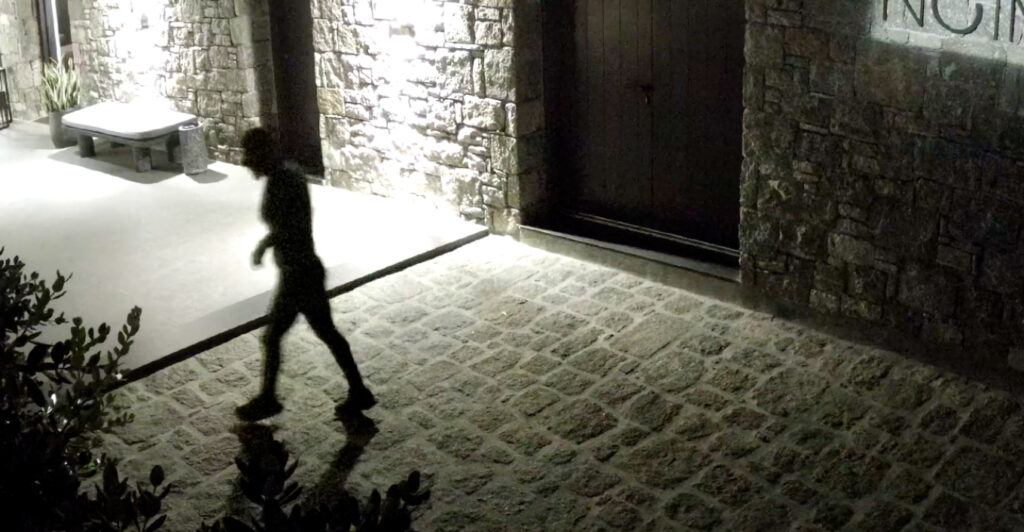 Ρολόγια, κοσμήματα και τσάντες εκατοντάδων χιλιάδων ευρώ η λεία των διαρρηκτών της Μυκόνου – Δείτε βίντεο με τη δράση τους