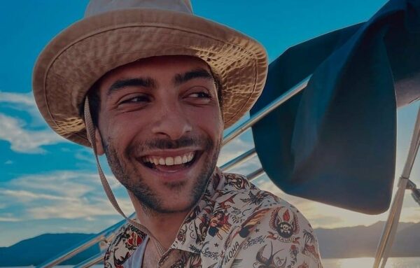 Πάτρα: Ανείπωτη θλίψη για τον 27χρονο Δημήτρη θύμα τροχαίου με μηχανή-Άφησαν λουλούδια και κεριά στο σημείο που ξεψύχησε