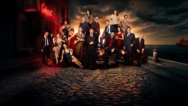 Porto Leone: Στη γειτονιά με τα κόκκινα φανάρια – Το σατανικό σχέδιο της Αλεξάνδρας τίθεται σε εφαρμογή κι οι ζωές όλων παίρνουν άλλη ρότα !