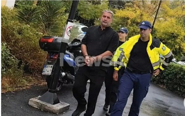 Βασίλης Μπισμπίκης: Δίωξη για πλημμέλημα στον ηθοποιό που προκάλεσε τροχαίο στη Φιλοθέη και εξαφανίστηκε