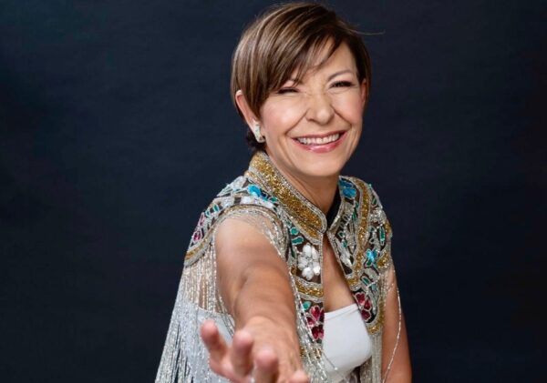 Κωνσταντίνα -η φωνή που ένωσε τη Μεσόγειο ανανεώνει το ραντεβού της Τετάρτης στο Mayor