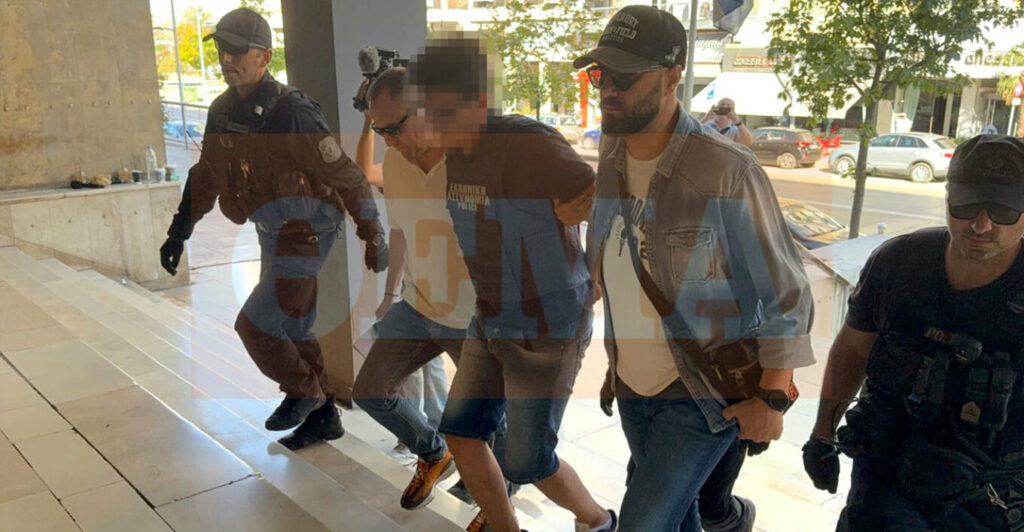 Θεσσαλονίκη: Σκότωσε την αδελφή του επειδή του έκανε παρατήρηση για την καθαριότητα του σπιτιού – Τι είπε στην απολογία του ο δράστης