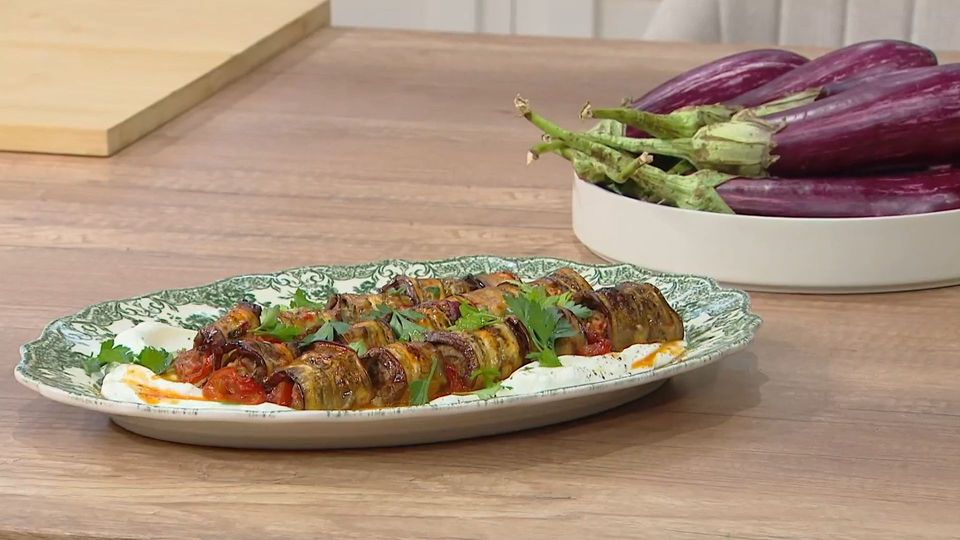 Τσακώνικες μελιτζάνες Λεωνιδίου με κιμά και σάλτσα ντομάτας