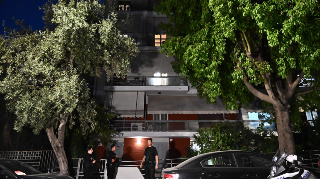 Θρίλερ στον Νέο Κόσμο: Ζευγάρι βρέθηκε νεκρό σε διαμέρισμα – Δίπλα τους υπήρχε όπλο