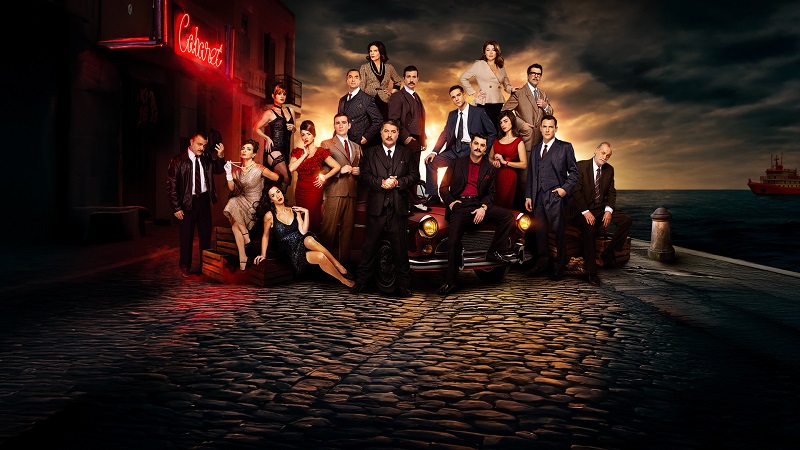 Porto Leone: Στη γειτονιά με τα κόκκινα φανάρια – Βασίλης Μπισμπίκης: Ο Σπύρος Γιάμαρης είναι ερωτευμένος με τη γυναίκα του Βούλγαρη !