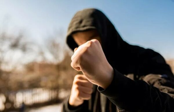 Πάτρα:  Άρχισαν… τα όργανα με το πρώτο κουδούνι στα σχολεία – 16χρονος γρονθοκόπησε και τραυμάτισε 14χρονο