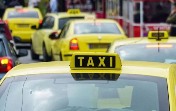 Κανονικά θα κυκλοφορήσουν αύριο Παρασκευή τα ταξί – Αναστέλλεται η απεργία εξαιτίας της κακοκαιρίας Byron