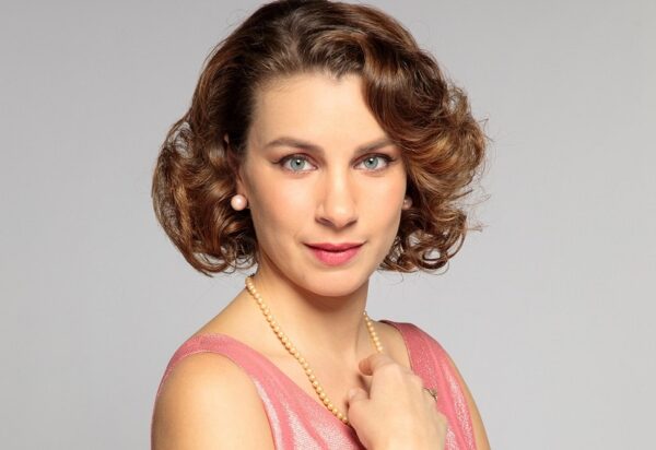 Το Σπίτι Δίπλα Στο Ποτάμι: Η δυναμικότητα, το πείσμα και η αγάπη συνθέτουν την ιστορία της Ιουλίας |