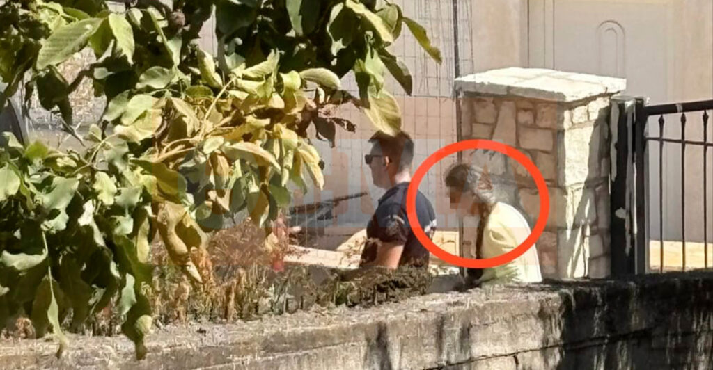«Την έθαψα με τη βοήθεια του Γιάννη, χρειαζόμουν λεφτά» – Το μυστήριο με τον εργάτη από την Αλβανία και η κυνική ομολογία της 62χρονης στη Βοιωτία