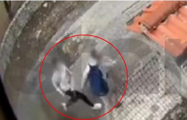 Τρίπολη: Στην εντατική ένας 12χρονος μετά από αιματηρό επεισόδιο μαθητών – Βίντεο από τη στιγμή της συμπλοκής