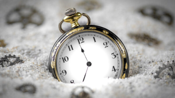 Αλλαγή ώρας 2025: Πότε θα γυρίσουμε τα ρολόγια μας μια ώρα πίσω