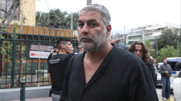 Οι αντιφάσεις στην απολογία Μπισμπίκη: «Το χειρίστηκα θεσμικά, φοβήθηκα τα κανάλια» – Καταδικάστηκε για το τροχαίο, του επιβλήθηκε πρόστιμο €7.000