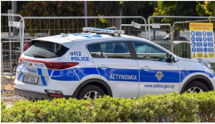 Πρωτοφανής γκάφα στην Κύπρο: Μετέφεραν σε κλούβα με κρατούμενους έναν… πολίτη