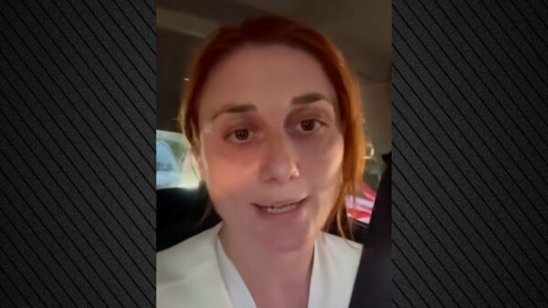 Εκπαιδευτικός μήνυσε διανομέα για επεισόδιο στον δρόμο: Την έβρισε και την έφτυσε μπροστά στο παιδί της