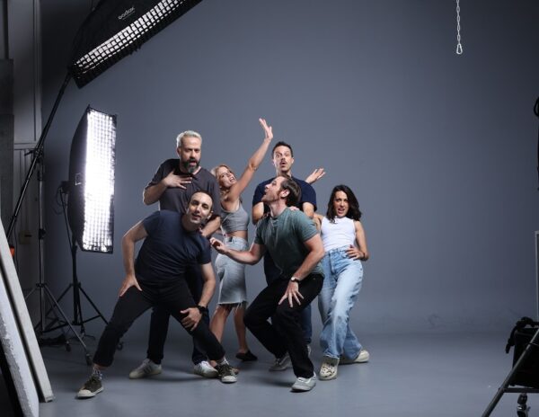 «ΤΟ ΣΠΟΤ» του Ζήση Ρούμπου κάνει πρεμιέρα στο θέατρο Γκλόρια!