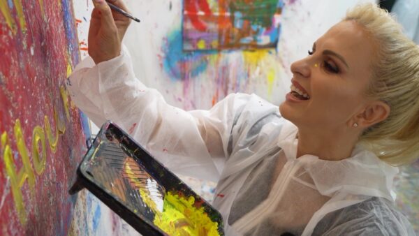 To «Happy Hours», με τη Μάγδα Τσέγκου κάνει πρεμιέρα