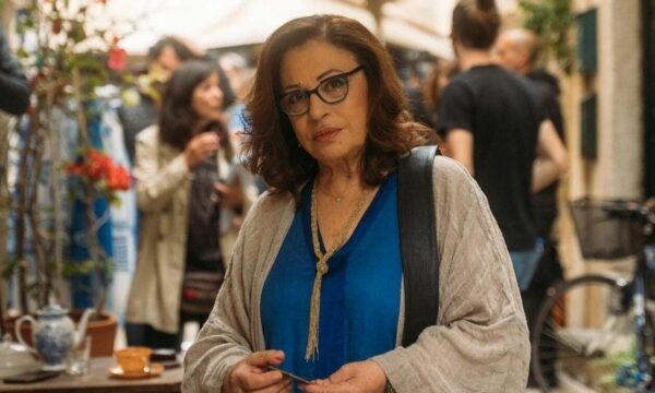 Χάρις Αλεξίου: Η τρυφερή ασπρόμαυρη φωτογραφία από την παιδική ηλικία της – «Έλιωσα σήμερα»