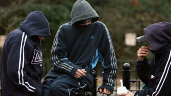 Πάτρα: 16χρονος κατέληξε στο νοσοκομείο έπειτα από άγριο ξυλοδαρμό σε κεντρική πλατεία – Αναζητείται ένας 17χρονος