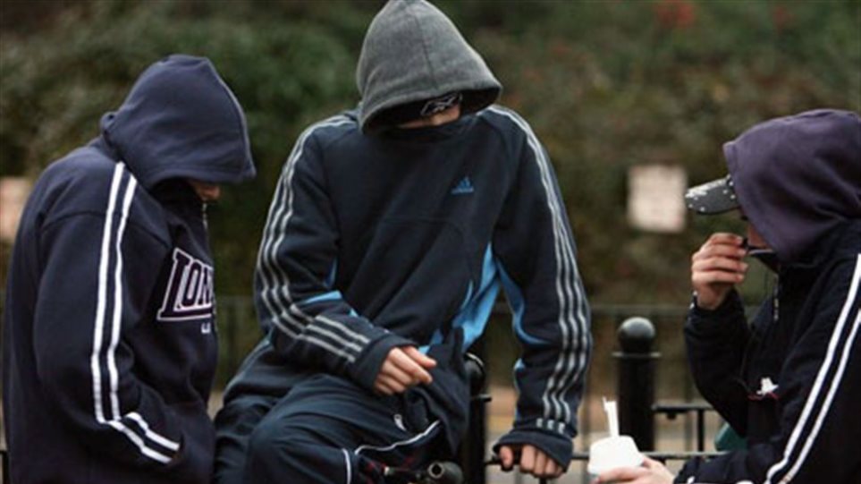 Πάτρα: 16χρονος κατέληξε στο νοσοκομείο έπειτα από άγριο ξυλοδαρμό σε κεντρική πλατεία – Αναζητείται ένας 17χρονος