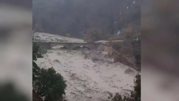 Κακοκαιρία: Βιβλική καταστροφή από τις πλημμύρες σε Ιόνιο και Ήπειρο – «Ποτάμια» οι δρόμοι, κατολισθήσεις και διακοπές ρεύματος