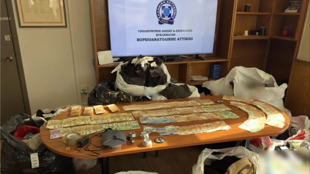 Ταυτόχρονη επιχείρηση της ΕΛΑΣ σε Αττική και Τίρανα για την εξάρθρωση συμμορίας που έκλεβε ρούχα – 8 συλλήψεις