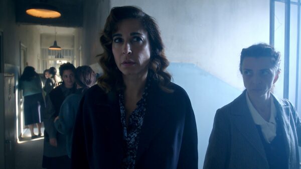 Άγιος έρωτας – Η Χριστίνα μεταφέρεται στη φυλακή