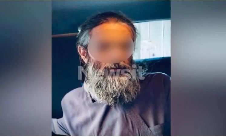 Φωτογραφία ντοκουμέντο από τη στιγμή της σύλληψης του youtuber ιερέα και drug dealer