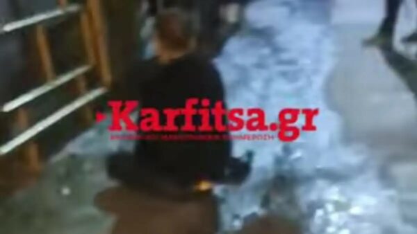Θεσσαλονίκη: Βίντεο ντοκουμέντο από την στιγμή που οι διαρρήκτες σφαδάζουν από τον πόνο μετά την πτώση τους από μπαλκόνι