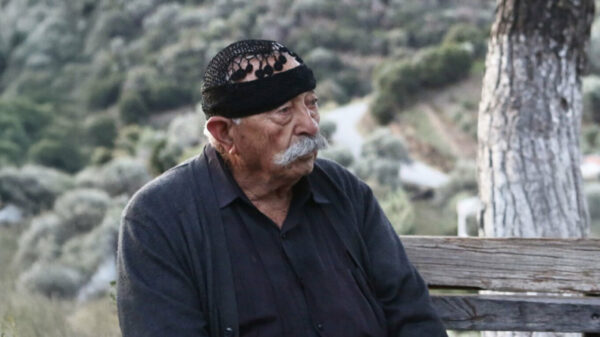 Μόνο με παντρειά θα τελειώσει η βεντέτα στα Βορίζια – Ο παππούς Φραγκιαδάκης, παντρεμένος με Καργάκη, μιλά για τους σασμούς που απέτυχαν