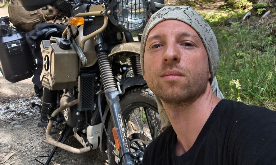 Γιώργος Γριντέλας: Ο Έλληνας που γύρισε τον κόσμο σε δύο ρόδες