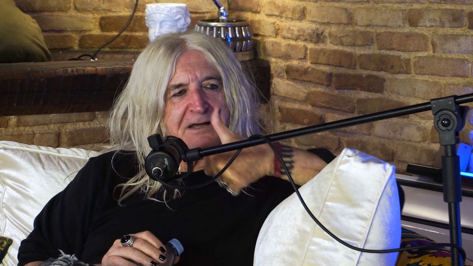 Nίκος Καρβέλας: Το απίστευτο περιστατικό στον γάμο του με την Αννίτα Πάνια