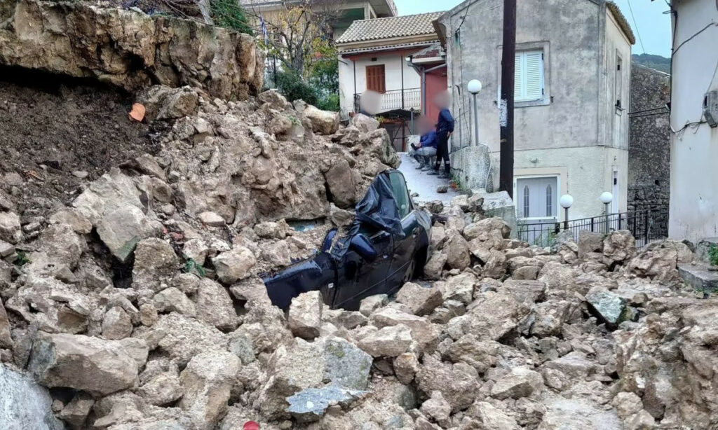 Καταστροφές από την κακοκαιρία στη δυτική Ελλάδα: Πλημμύρες, κατολισθήσεις και πτώσεις δέντρων