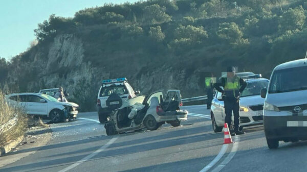 Άμορφη μάζα το ΙΧ όπου ανασύρθηκε νεκρός ο 52χρονος στο Ηράκλειο – Δείτε φωτογραφίες