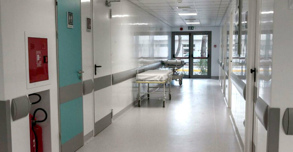 Αγώνας δρόμου για το ζευγάρι με την οξεία ηπατική ανεπάρκεια λόγω μανιταριών – Θα μεταφερθούν στην Ιταλία εν αναμονή των μοσχευμάτων