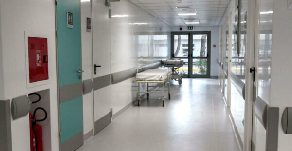 Αγώνας δρόμου για το ζευγάρι με την οξεία ηπατική ανεπάρκεια λόγω μανιταριών – Θα μεταφερθούν στην Ιταλία εν αναμονή των μοσχευμάτων