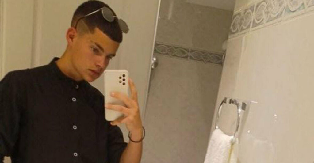 «Να μας προσέχεις από ψηλά» – Το συγκινητικό μήνυμα των ΕΠΟΠ στον Ραφαήλ που σκοτώθηκε στη Ρόδο