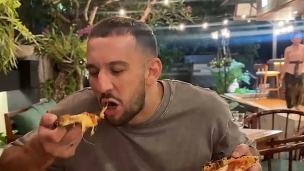 Πέθανε στον ύπνο του 30χρονος Ρώσος γυμναστής μετά από ακραίο διατροφικό challenge με υπερκατανάλωση junk food