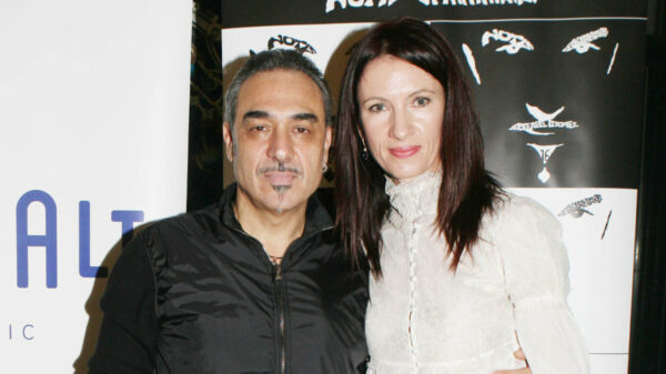 Ο άγνωστος αγώνας του Νότη Σφακιανάκη για τη σύζυγό του, Κίλι – Σήμερα η αποτέφρωσή της