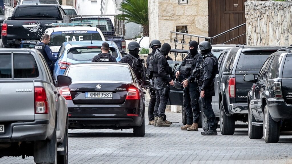 Οι καταθέσεις που οδήγησαν στη σύλληψη του αδελφού της νεκρής των πυροβολισμών στα Βορίζια – «Όλοι είχαν όπλα και σκότωσαν το κοπέλι μου»