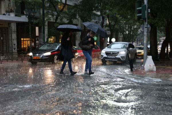 Έρχεται ισχυρή κακοκαιρία διαρκείας – Αυξημένη εγρήγορση και όχι πανικό, συστήνει ο Καλλιάνος