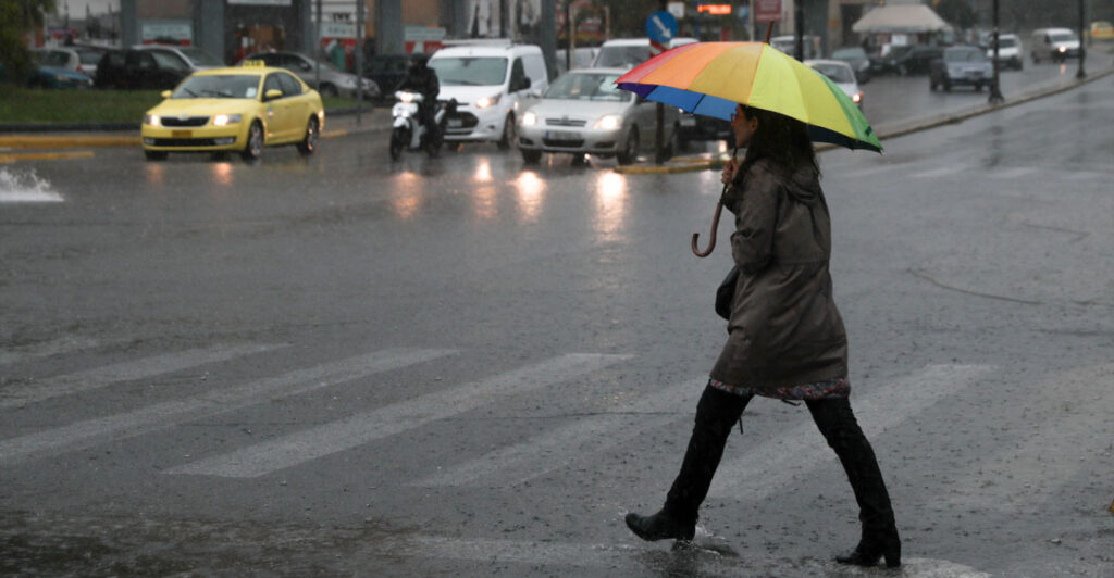 Καιρός – Τσατραφύλλιας: Αδιάκοπες βροχές για 72 ώρες – Επίκεντρο της κακοκαιρίας η Αττική, ακραία φαινόμενα σε 4 περιοχές