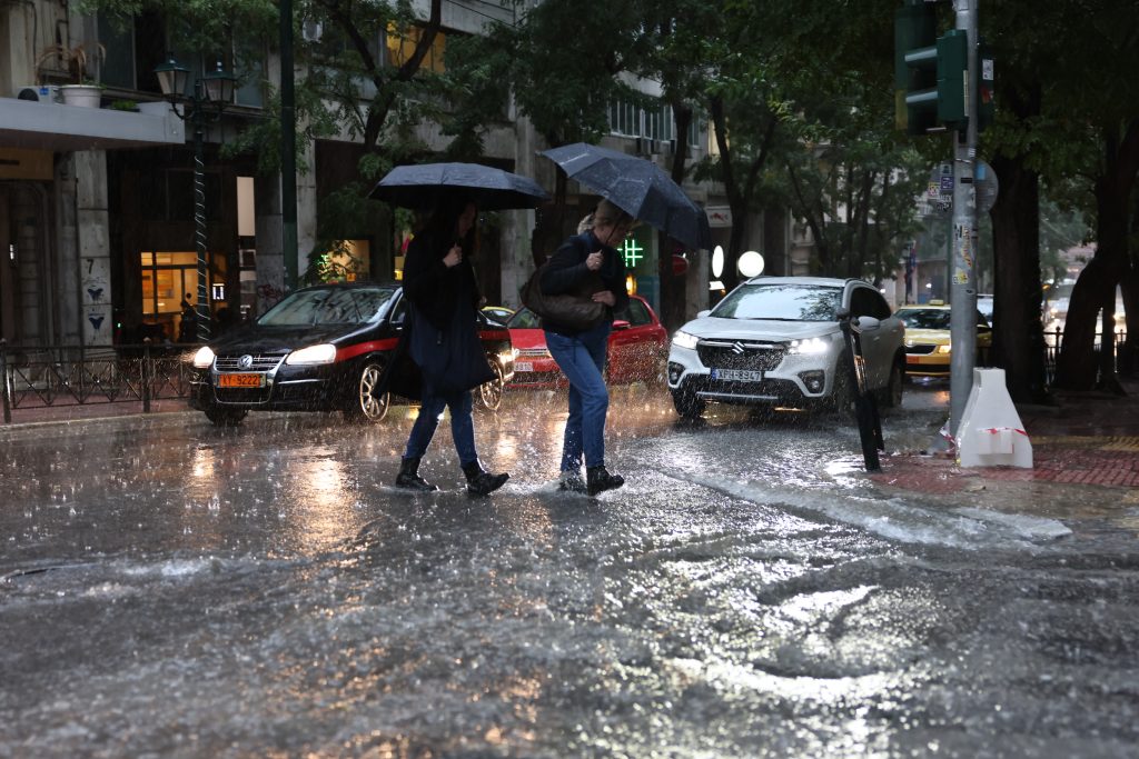 Έρχεται ισχυρή κακοκαιρία διαρκείας – Αυξημένη εγρήγορση και όχι πανικό, συστήνει ο Καλλιάνος