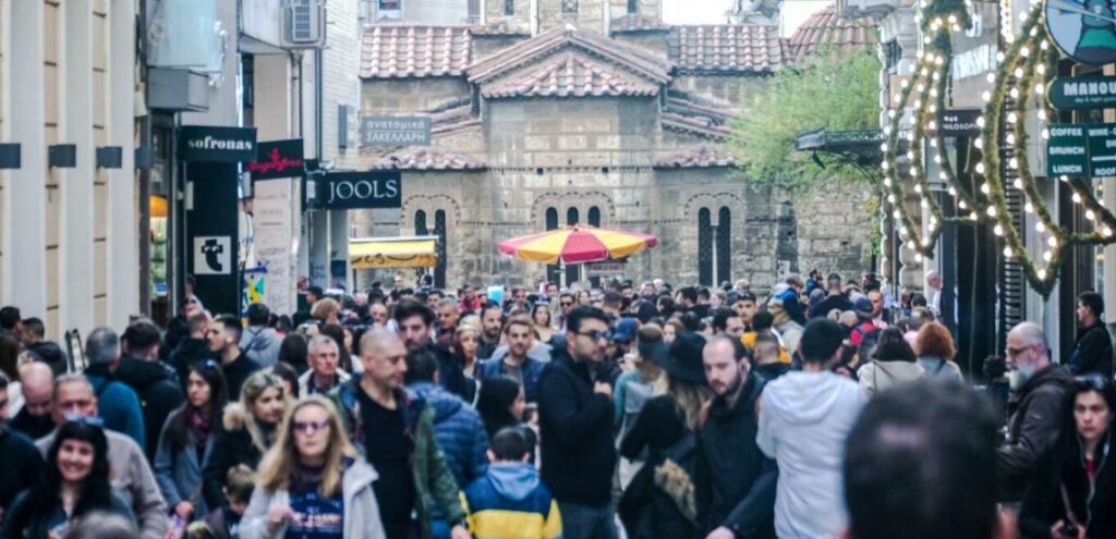 Εορταστικό ωράριο Χριστουγέννων: Πότε ξεκινά, πώς θα λειτουργήσουν τα καταστήματα