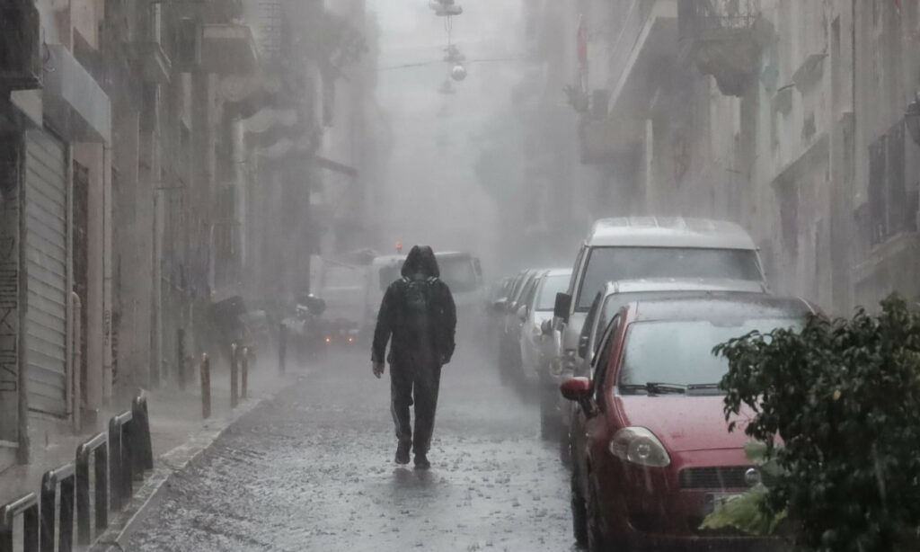 Κακοκαιρία Byron: Ήχησε το 112 σε Λάρισα, Τρίκαλα, Καρδίτσα και Φθιώτιδα