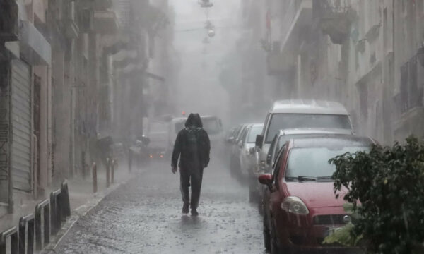 Κακοκαιρία Byron: Ήχησε το 112 σε Λάρισα, Τρίκαλα, Καρδίτσα και Φθιώτιδα