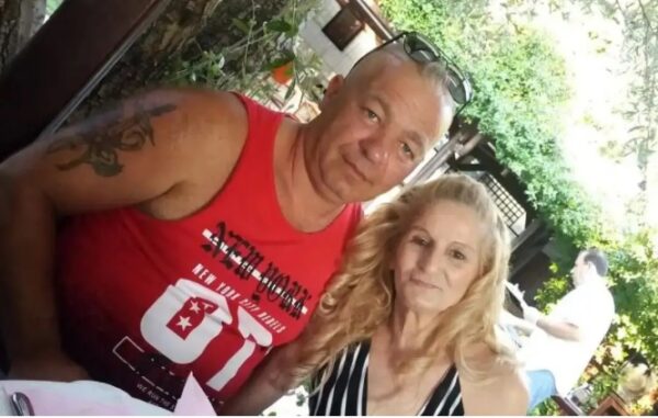 Γυναικοκτονία στη Θεσσαλονίκη: «Τελικά υπάρχει Δικαιοσύνη» λέει ο γιος της 60χρονης για τα ισόβια στον δολοφόνο της μητέρας του στο Αγγελοχώρι