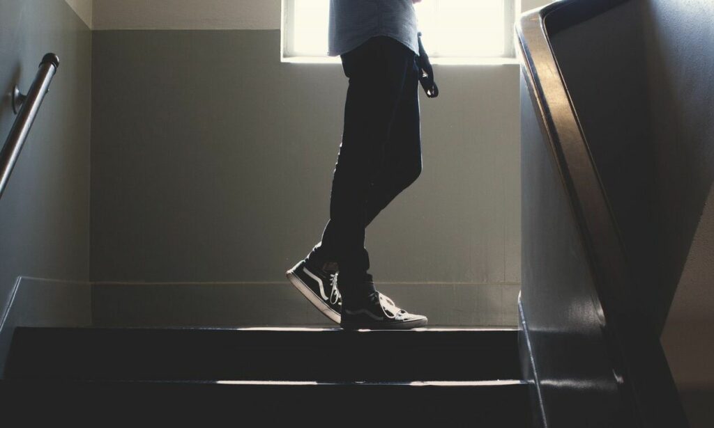 Αγρίνιο: Έκαναν bullying σε 13χρονη συμμαθήτριά τους – Συνελήφθησαν 3 μαθήτριες γυμνασίου